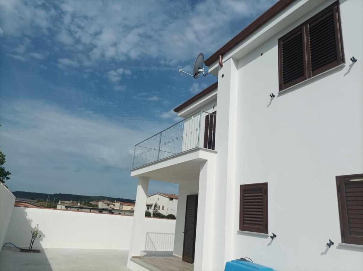 Appartement F2 Meuble Loculi Esterno foto